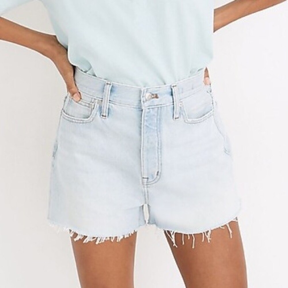 Madewell The Momjean Short in Fitzgerald Wash Light Wash Cutoff Shorts Size 24